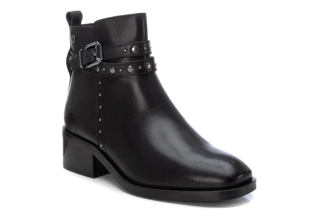 Botines Carmela 161713 en negro para mujer