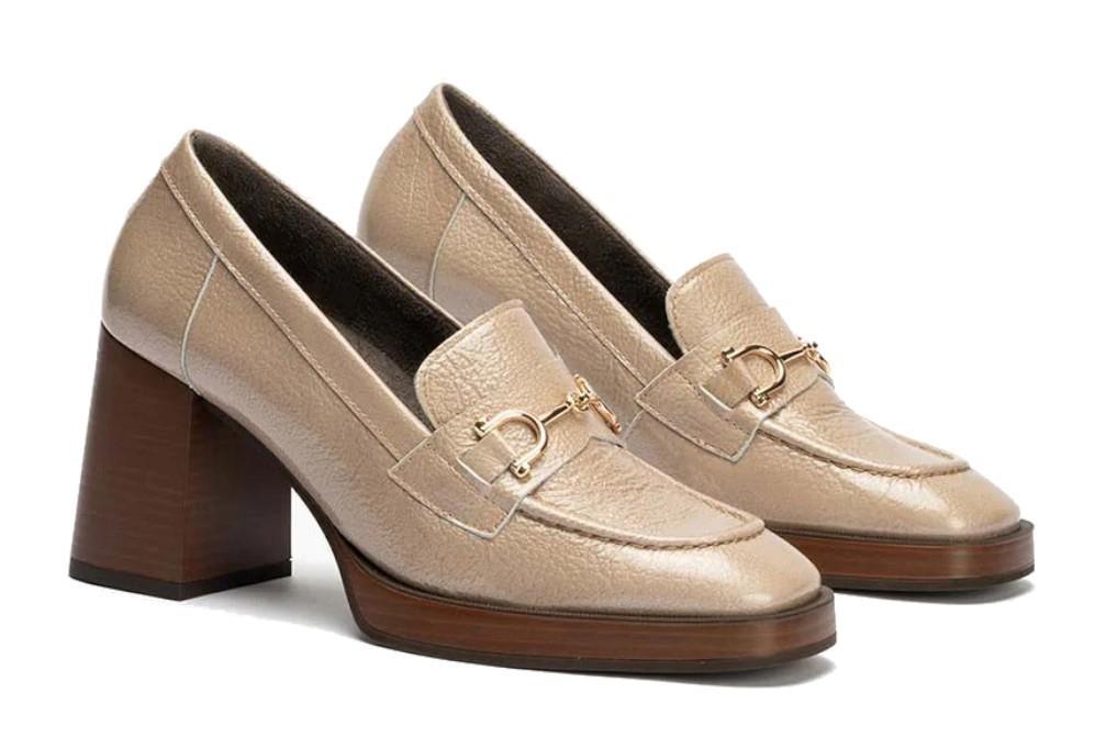 Mocasines con tacón Pitillos 10194 en piedra para mujer
