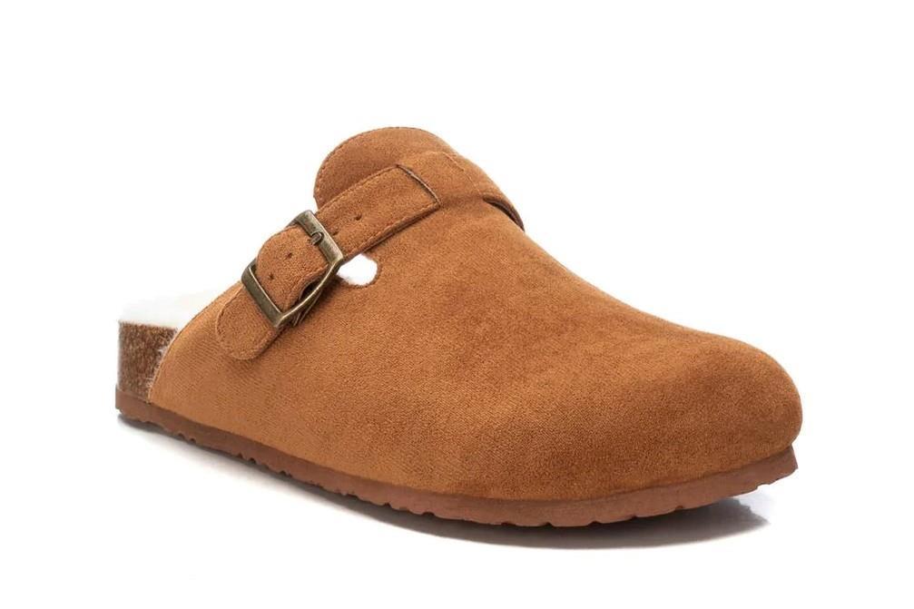 Zueco con pelo XTI 143240 en camel