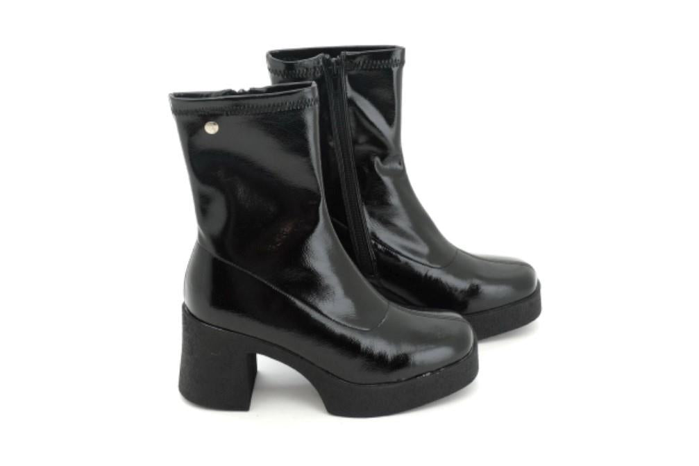 Botines de tacón Isteria 23211 en negro para mujer