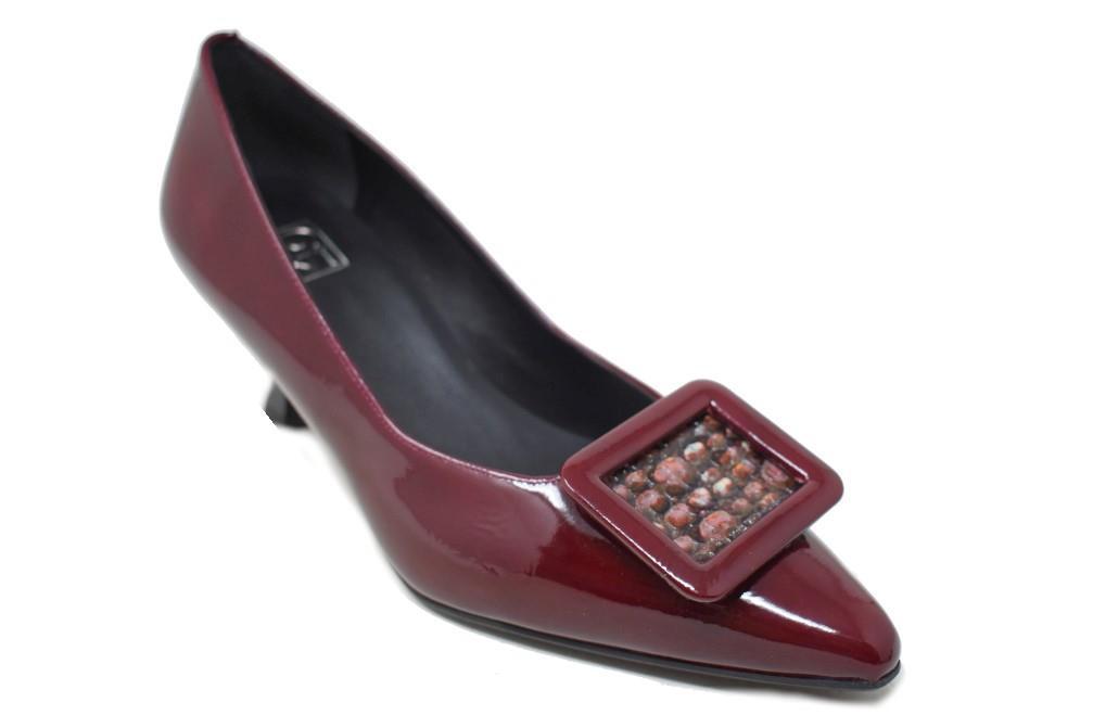 Zapatos de tacón bajo Joni 29166 en color burdeos