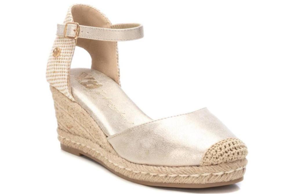 Alpargatas con cuña XTI 140746 en oro– Valenciana Vegana