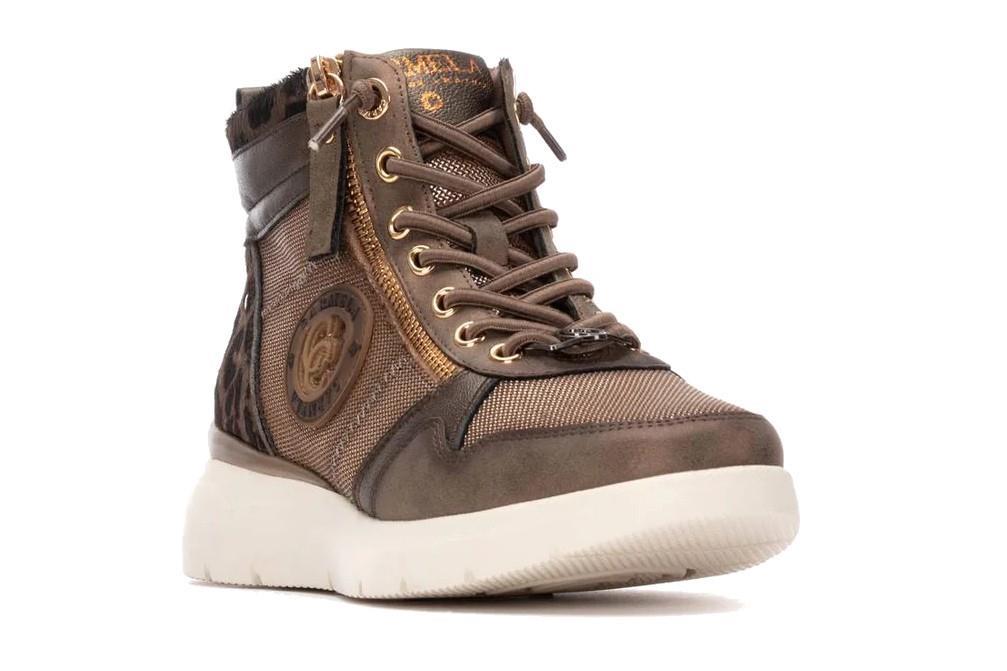 Botín deportivo Carmela 162514 en color taupe
