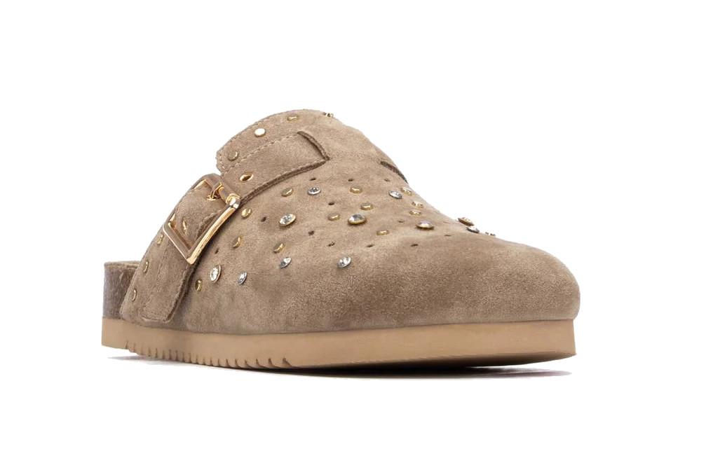 Zueco bio Carmela 163280 de Serraje con Hebilla y Suela Antideslizante taupe para mujer