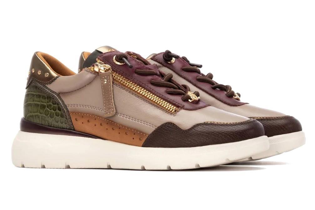 Zapatillas deportiva Carmela 162430 en burdeos para mujer