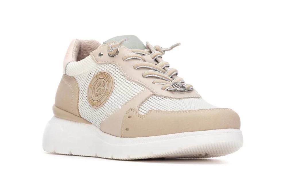 Zapatillas deportivas Carmela 163126 en beige para mujer