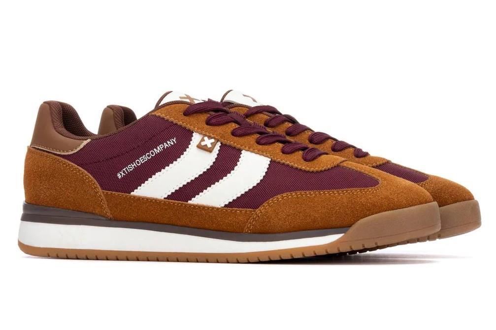 Zapatilla de hombre plano Xti 144582 en camel
