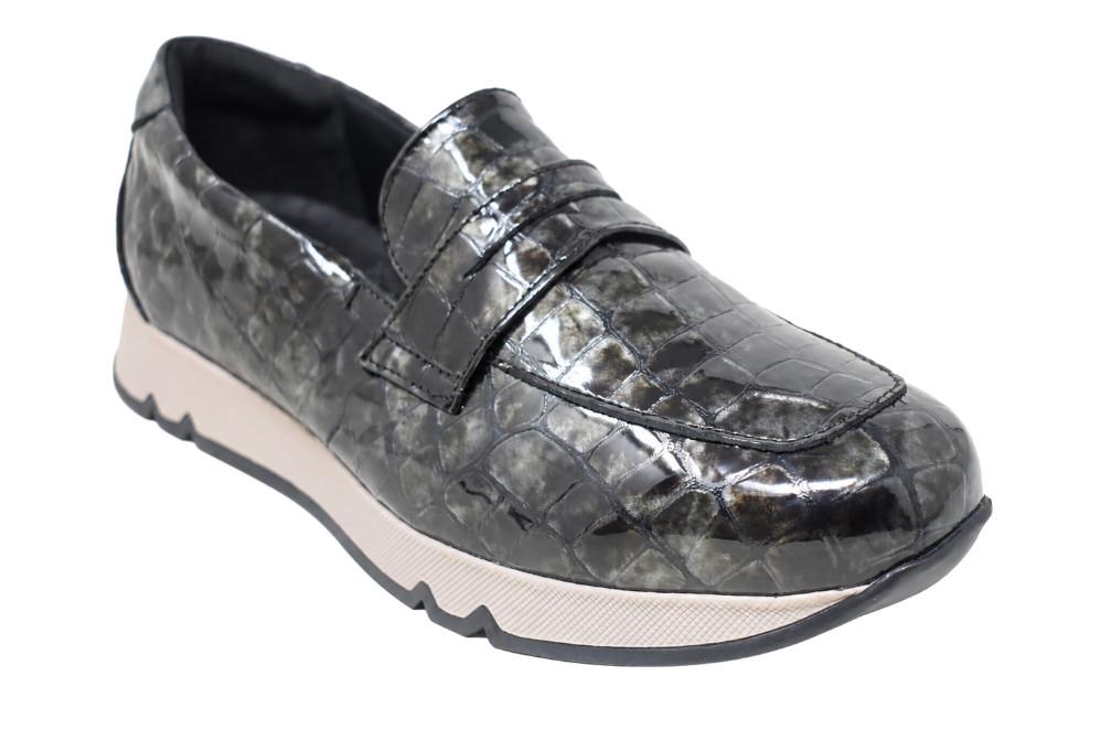 Mocasines cómodos Doctor Cutillas 82837 negros para mujer