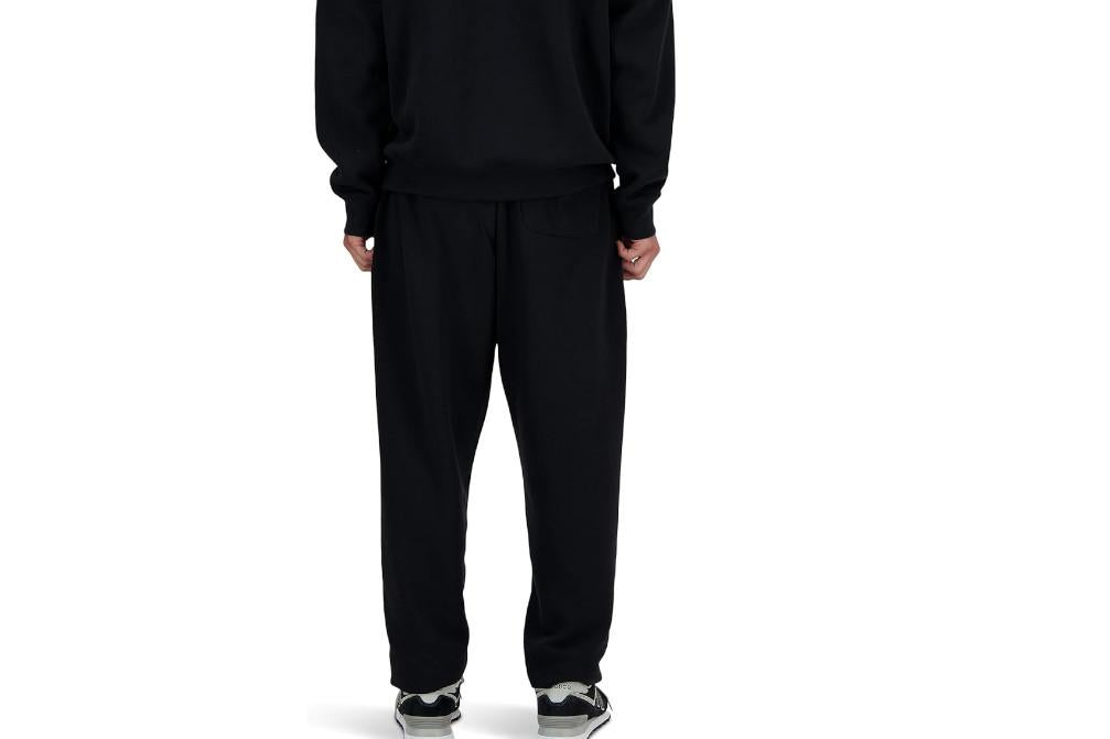 Pantalón Deportivo Hombre New Balance Sport Essentials French Terry Negro Cómodo y Versátil