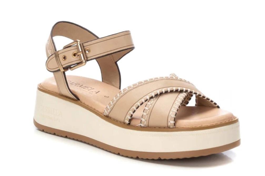 Sandalias cómodas Carmela 162245 en beige para mujer