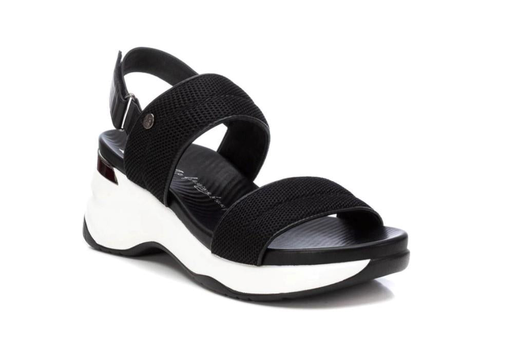Sandalias deportivas XTI 142828 en negro para mujer