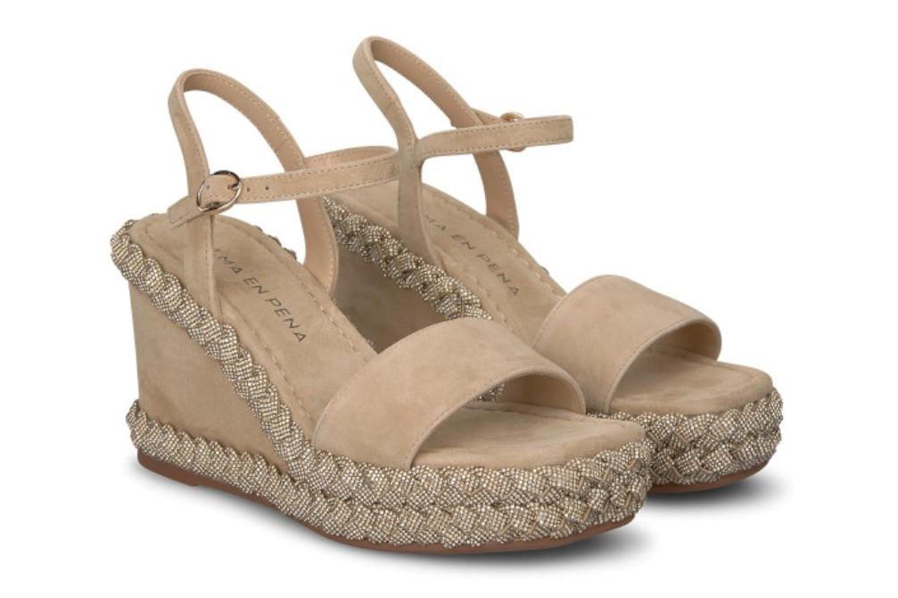 Sandalias con cuña Alma en Pena V240941 en sand