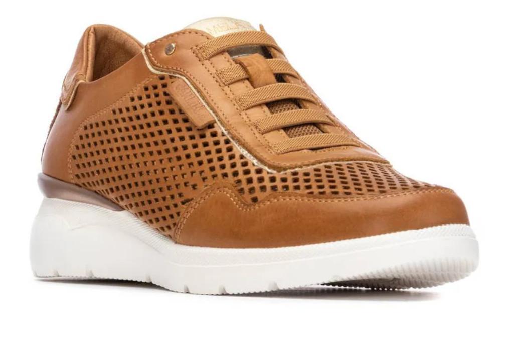Zapatilla deportivas de piel Carmela 163211 en color camel