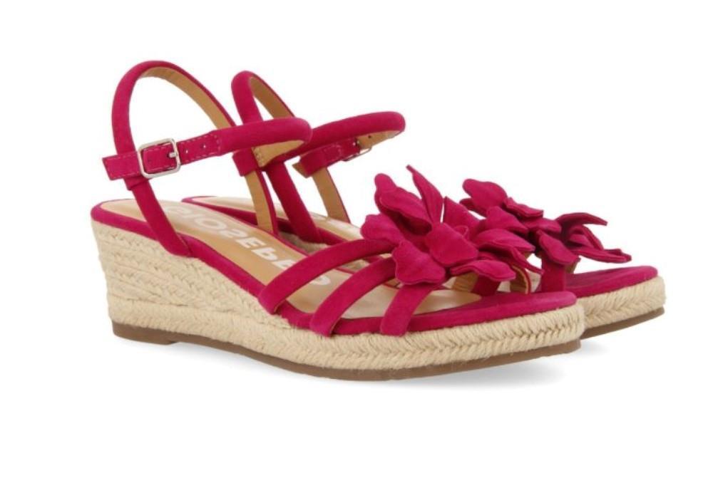 Sandalias con cuña de yute Gioseppo SAMSULA 71149 en fuxia