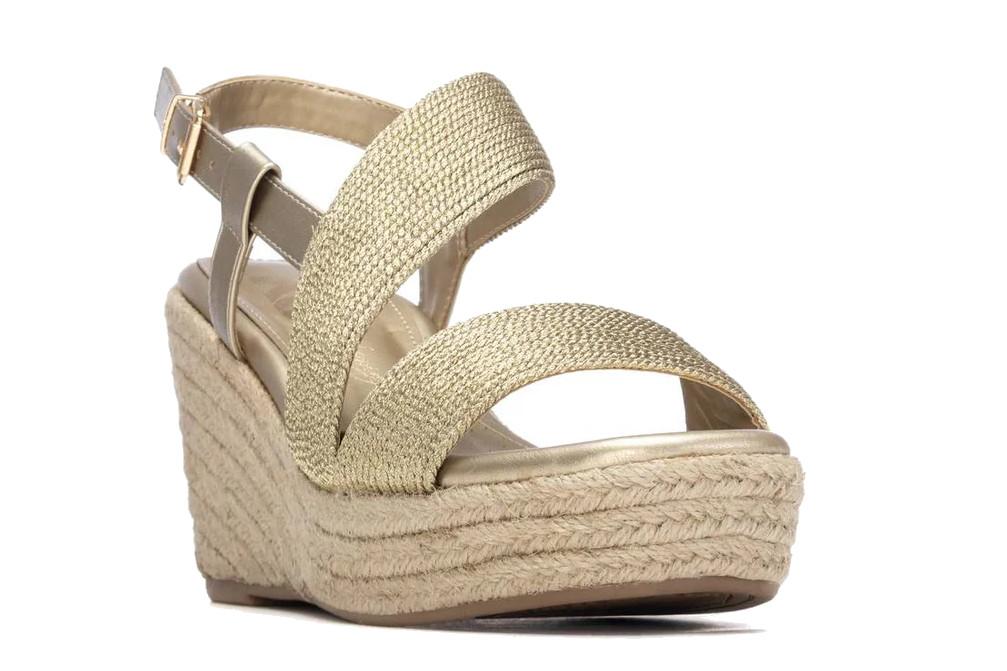 Sandalias con cuña de esparto XTI 145335 en oro para mujer | Cuñas metalizadas con plataforma de yute