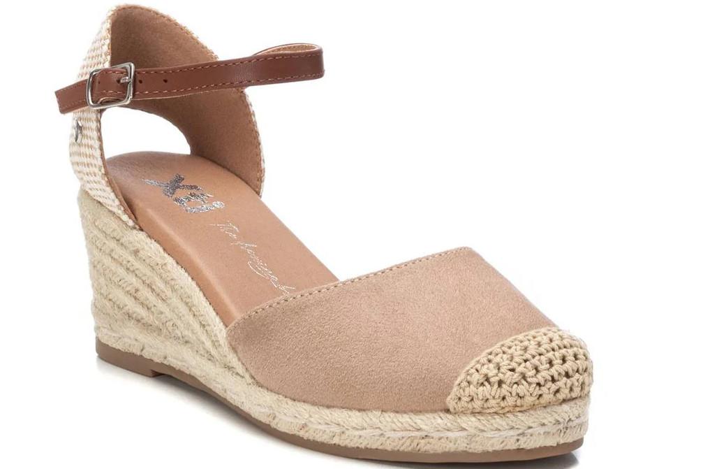 Alpargatas con cuña XTI 140746 en beige– Valenciana Vegana