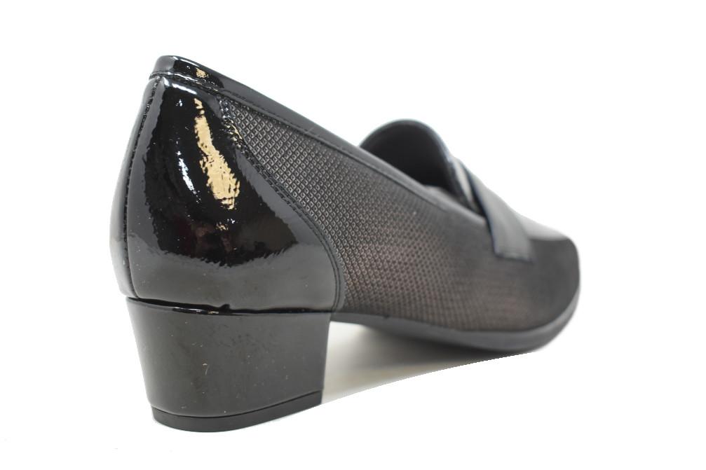 Mocasines con tacón cómodos Doctor Cutillas 81736 de color negro