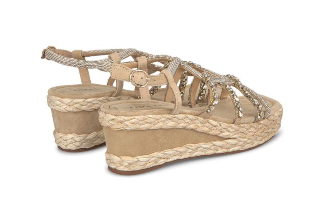 Sandalias con cuña Alma en Pena V241012 en sand