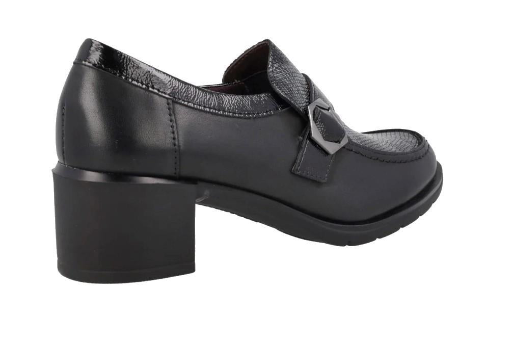 Mocasines con tacón Pitillos 10741 en color negro