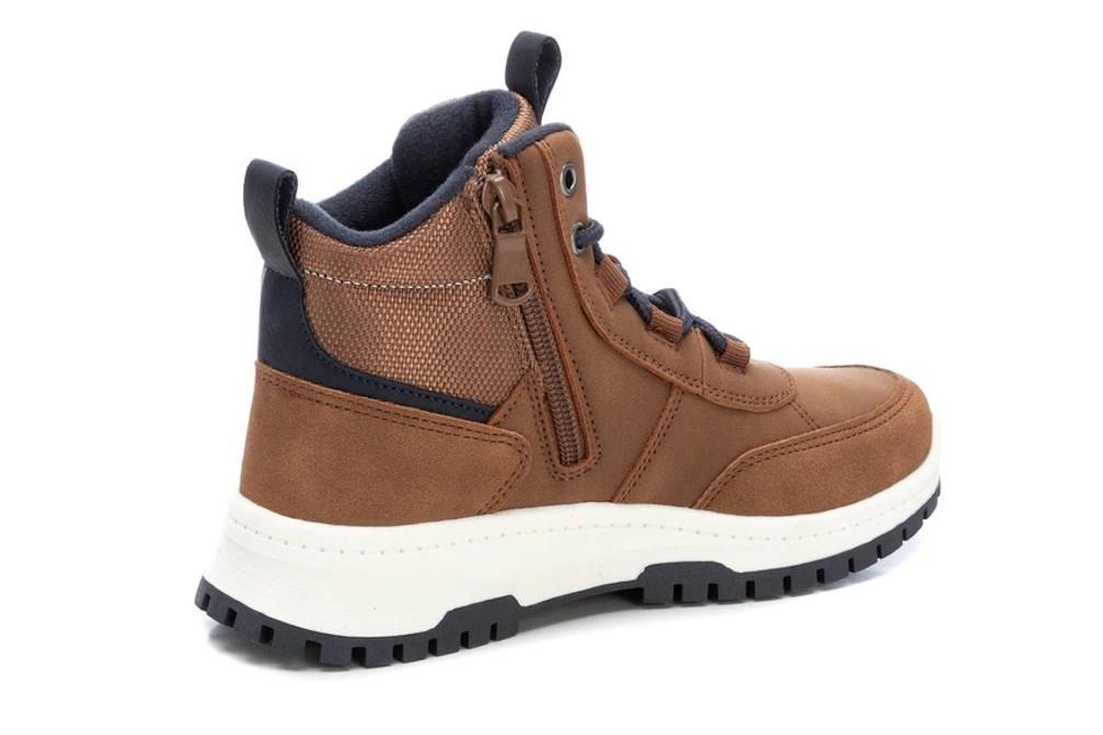 Botín Xti Kids 150541 en color camel