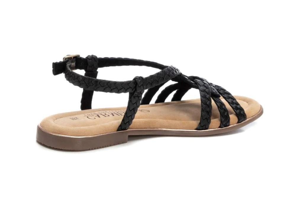Sandalias planas Carmela 162388 en negro para mujer