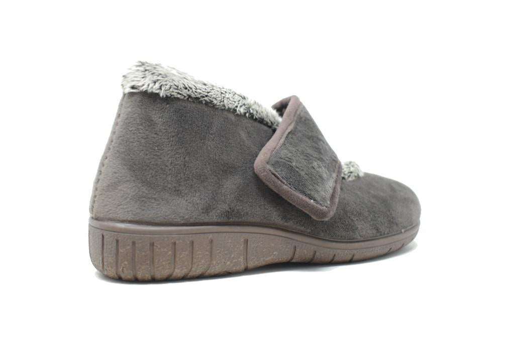 Zapatilla de casa para mujer Calusa en color gris