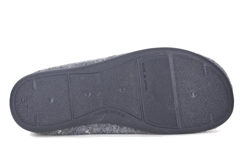 Zapatillas de casa cerradas Cabrera 3201 en gris