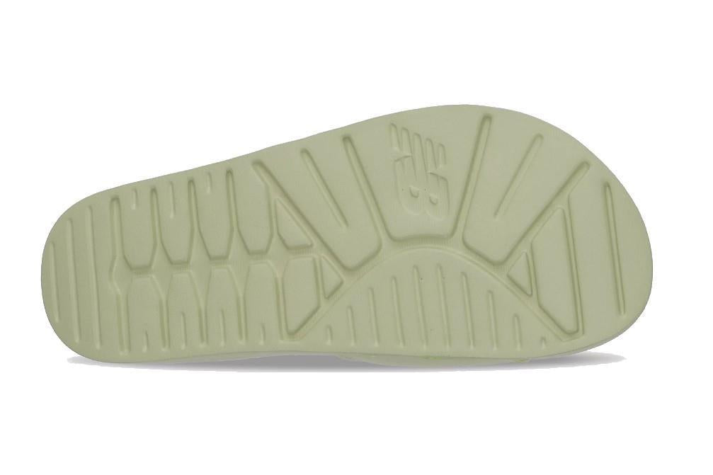 Chanclas de piscina New Balance 200 SWF200D2 en oliva para mujer