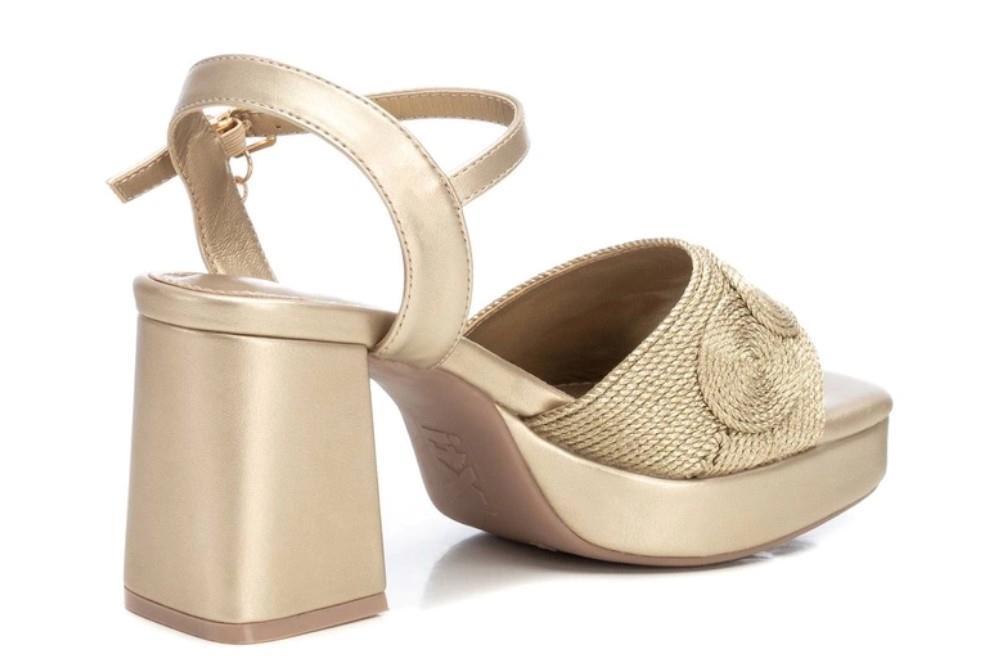 Sandalias tacón XTI 142845 en oro para mujer