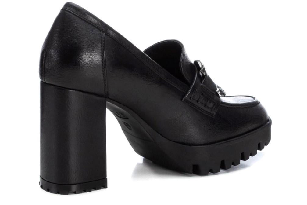 Mocasines con tacón Xti 143471 en negro para mujer