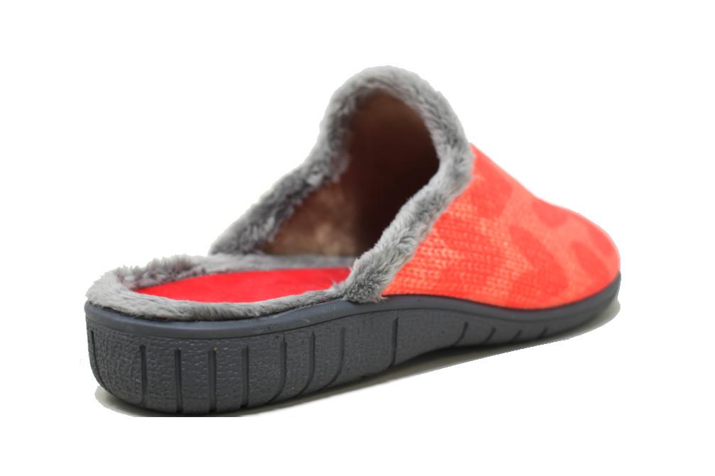 Zapatilla de casa Calusa 920 en color narajana estampado corazones