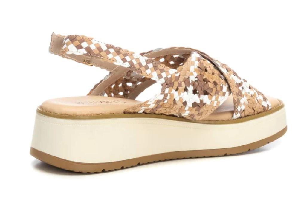 Sandalias cómodas Carmela 162306 en beige para mujer