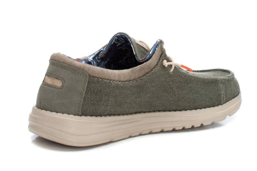 Zapatos Náuticos XTI 143576 en caqui para hombre