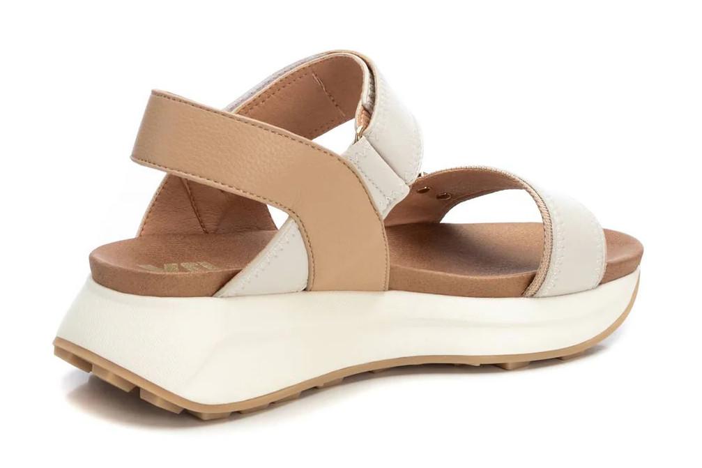 Sandalias deportivas XTI 143874 beige para mujer | Sandalias cómodas con cierre adherente