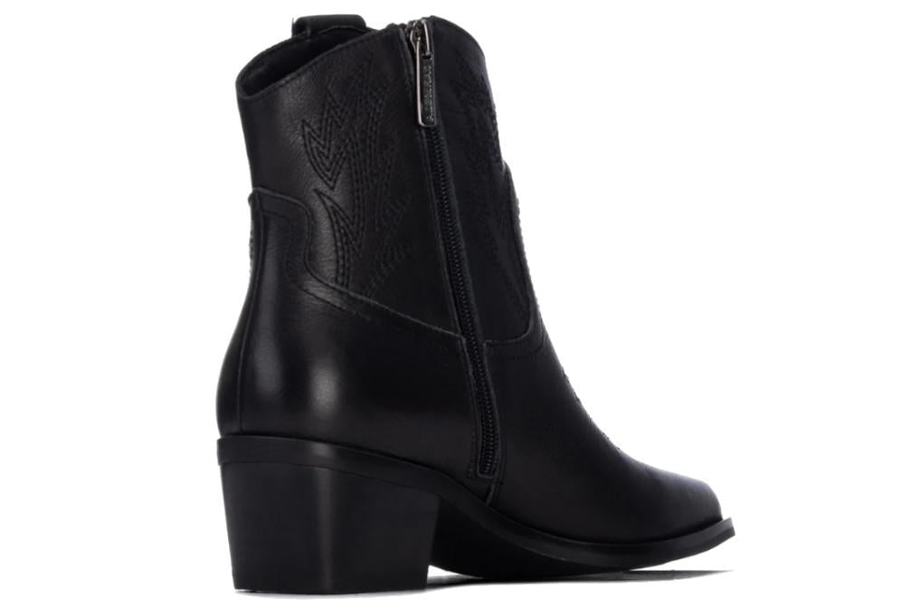 Botín cowboy de mujer Carmela 164391 de piel negra con tacón