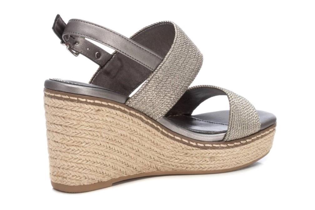 Sandalias con cuña XTI 142832 en plomo para mujer