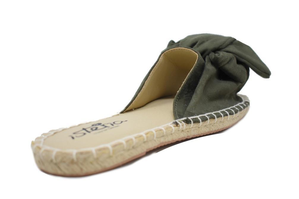 Sandalias planas Isteria 9071 en caqui para mujer