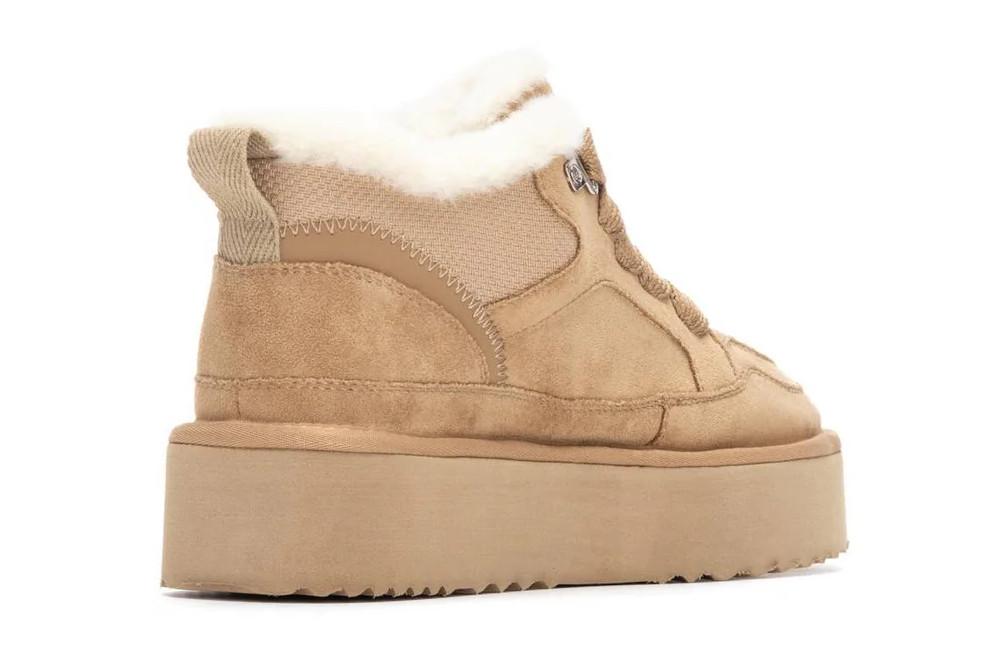 Zapatillas snow XTI 144338 en color beige