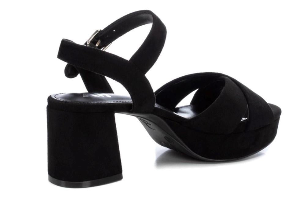 Sandalias XTI 142359 en negro para mujer
