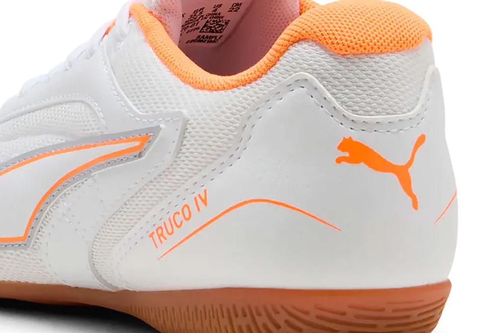 Zapatillas de Fútbol Sala Puma Truco IV 108970 para Niño en Blanco y Naranja