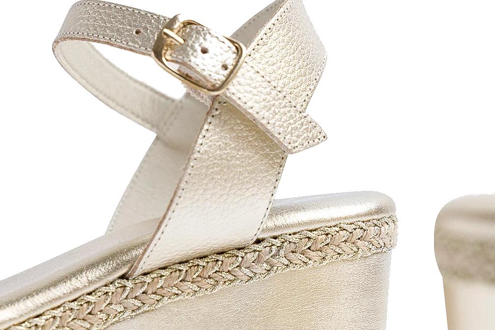 Sandalias con cuña Popa SAPHIRE con tiras metalizadas