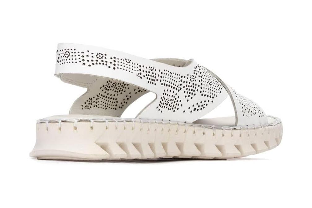 Sandalias planas Carmela 163216 blanco de Piel con Tiras Cruzadas para mujer