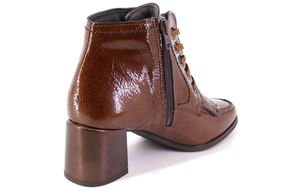 Botines con tacón Pitillos 10833 de color cuero
