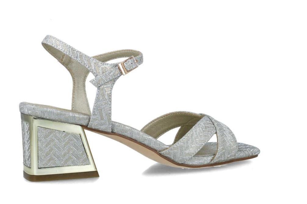 Sandalia Menbur MITHRAS 24751 en color oro para mujer