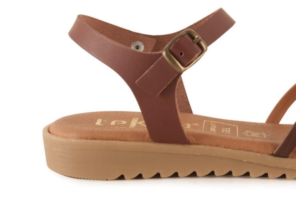 Sandalias planas Tekila 13152 en cuero para mujer