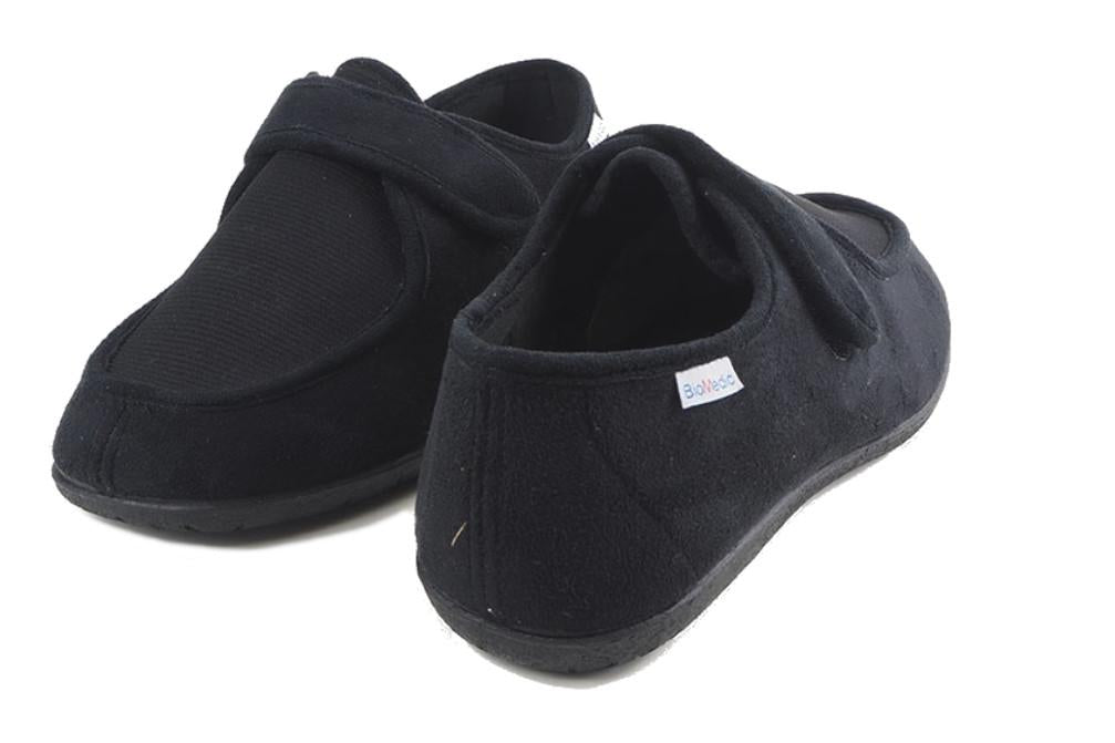 Zapatillas de casa BioMedic 9501 en color negro