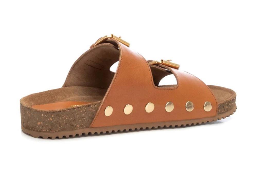 Sandalias planas Bio Carmela 162128 en camel para mujer