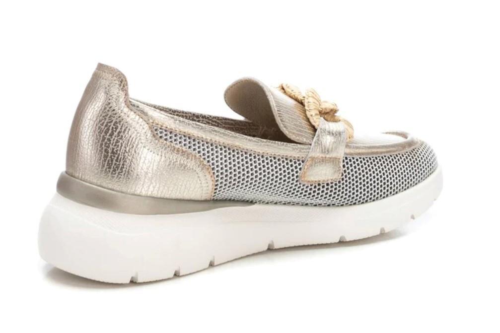 Mocasines Carmela 162270 en oro para mujer