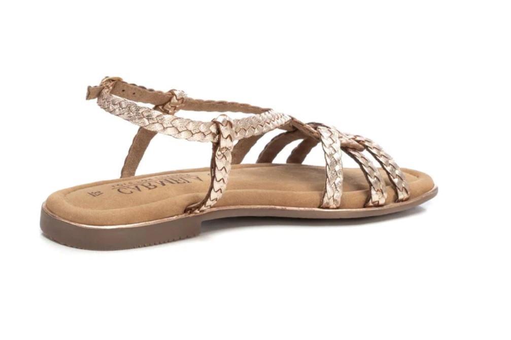 Sandalias planas Carmela 162388 en oro para mujer
