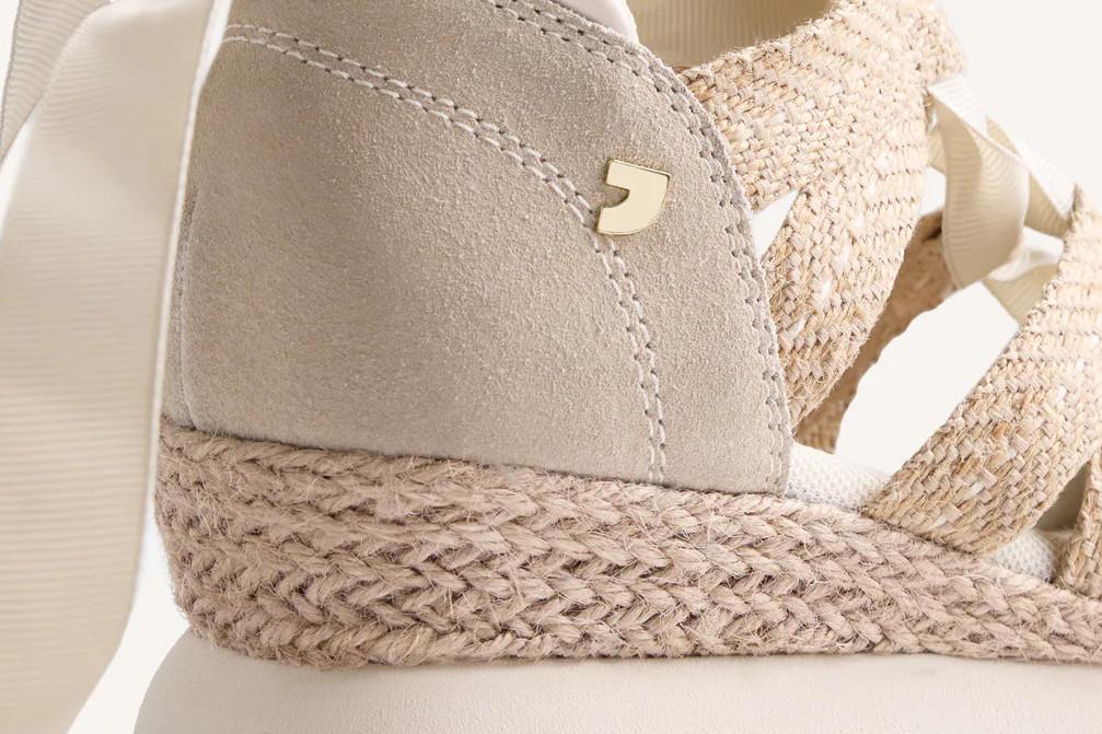 Sandalias deportivas Gioseppo Kidika 78075 en color beige